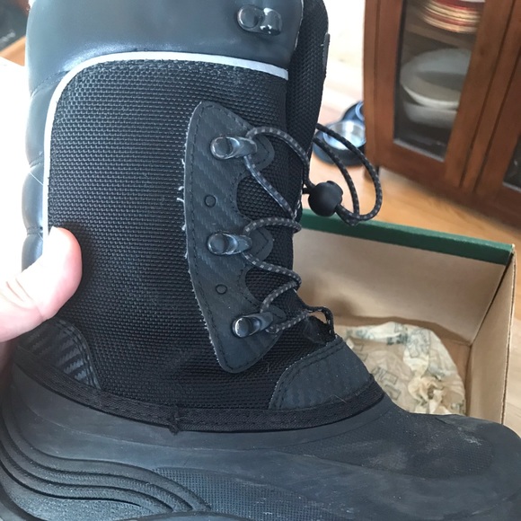 Kids size 3 Kamik winter boots - Picture 2 of 4